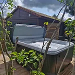 Kemp Jacuzzi/spa Privatif Perce Neige Plombières-les-Bains