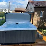 Jacuzzi/spa Privatif Perce Neige Kemp Plombières-les-Bains
