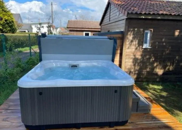 Jacuzzi/spa Privatif Perce Neige Kemp Plombières-les-Bains